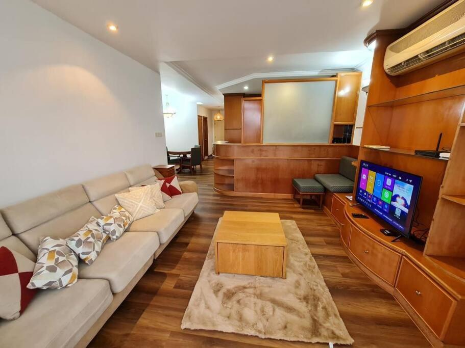Lovely Waterfront Riverbank Suite With Pool A2 쿠칭 외부 사진