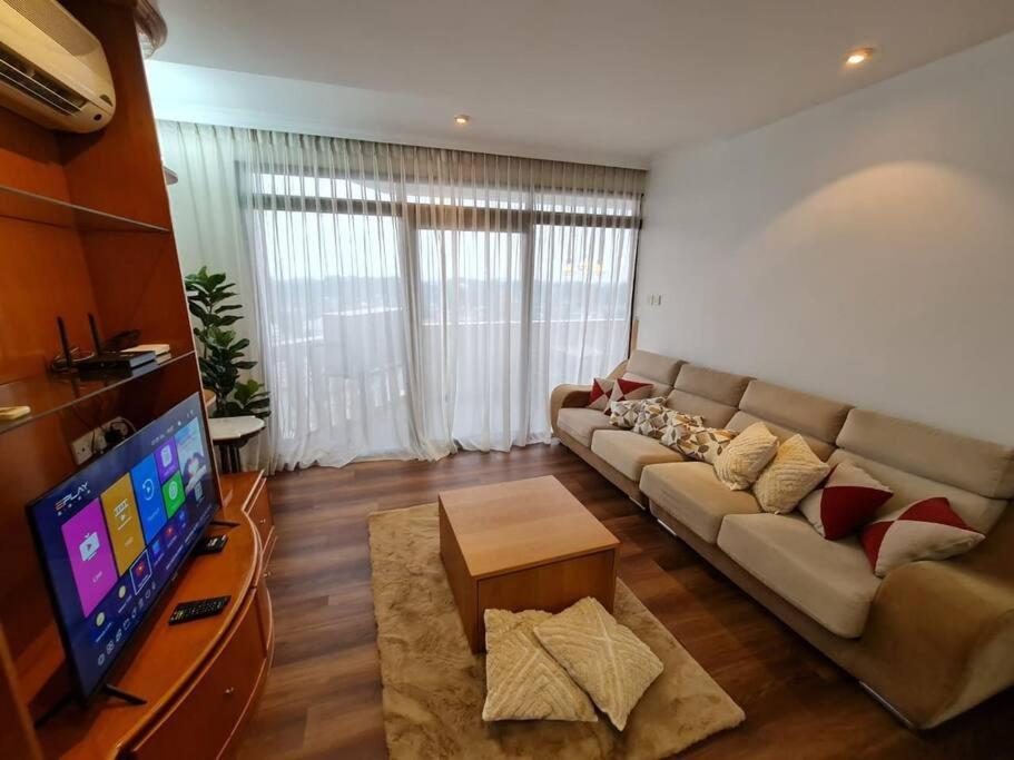Lovely Waterfront Riverbank Suite With Pool A2 쿠칭 외부 사진